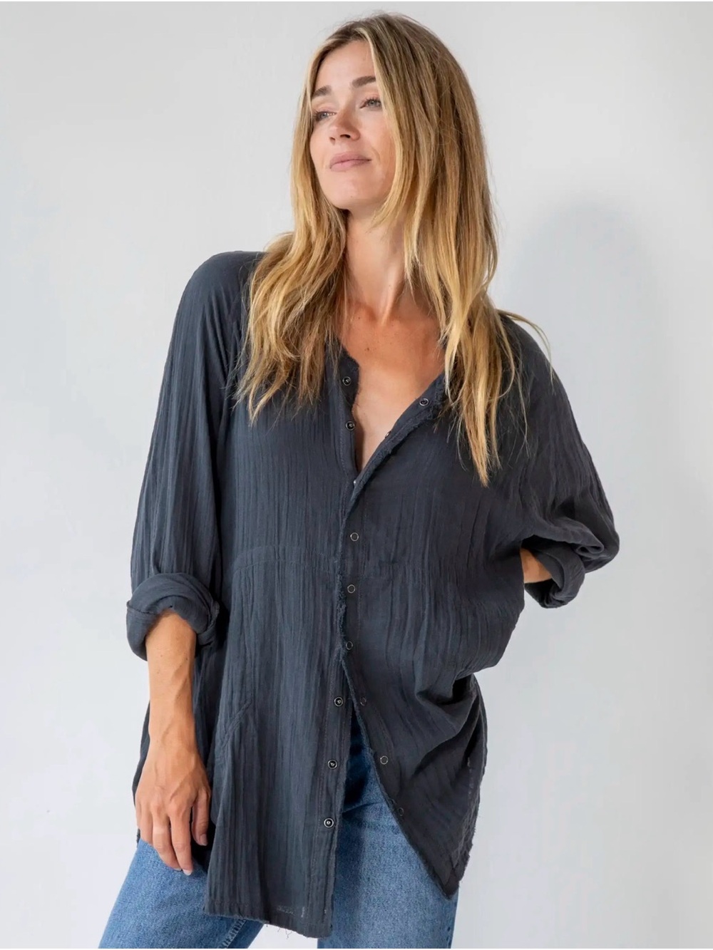Natural Life Laid Back Cotton Button Down in Charcoal